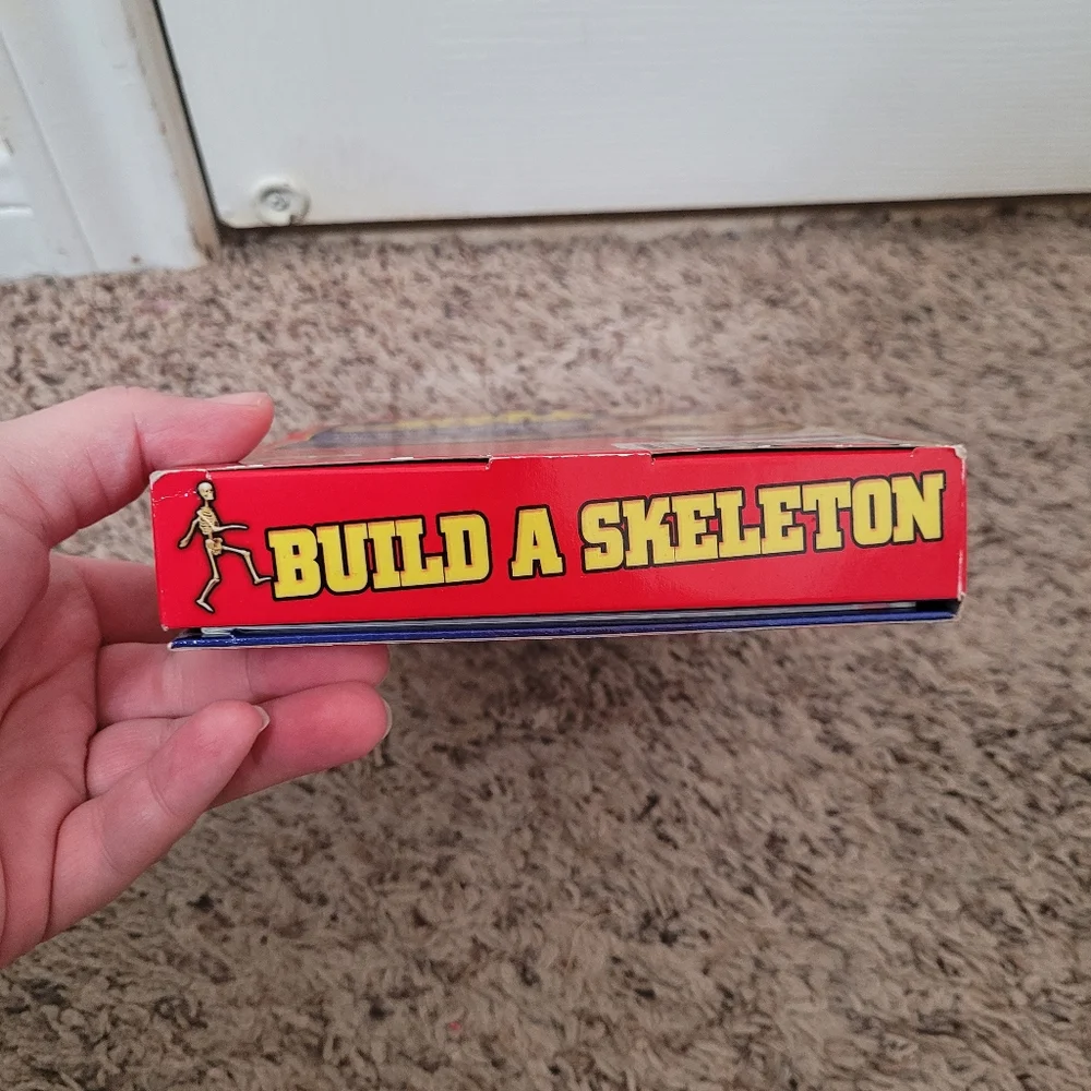 💥3/$24 NIB Scholastic Build a Skeleton Book‎ with Miniature Skeleton